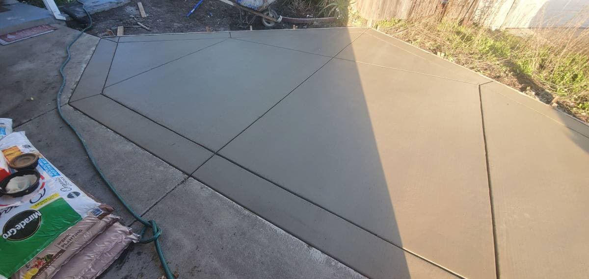 picture of freshly laid concrete walkway